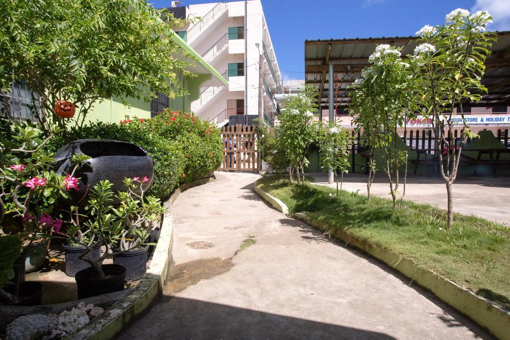 G.T. Guest House Garapan Exterior foto